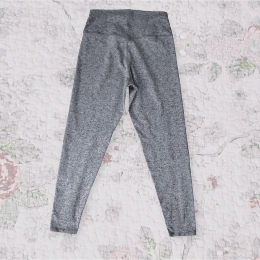 Sage Collective- V Yoke High Waist Tummy tuck leggings- Size M (S/M fit)